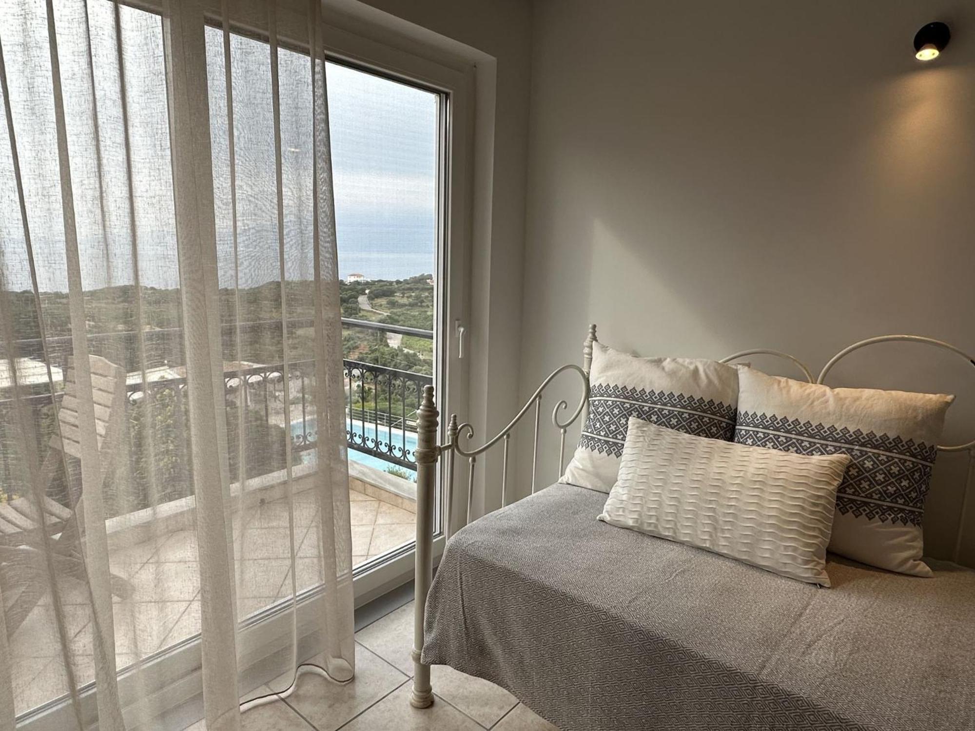 Koríthion Lithies Sea View Boutique Hotel الغرفة الصورة